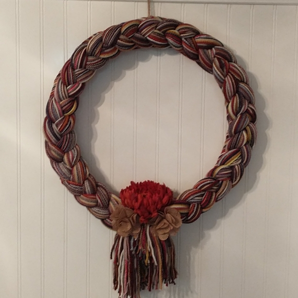 Braided Wreath - Picture 1 of 4